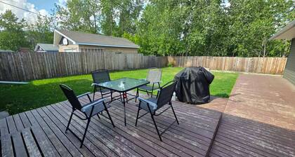 Contractor-friendly, 4Beds, Free Parking & Laundry & BBQ & Patio & Kitchen
