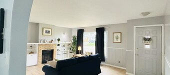 Contractor-friendly, 4Beds, Free Parking & Laundry & BBQ & Patio & Kitchen