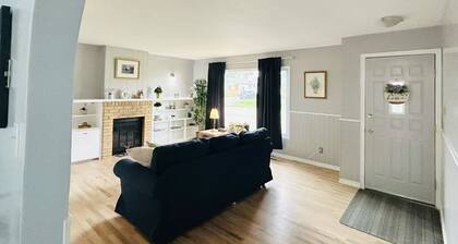 Contractor-friendly, 4Beds, Free Parking & Laundry & BBQ & Patio & Kitchen