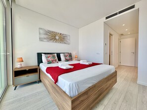 3 chambres, fer et planche à repasser, Wi-Fi gratuit, draps fournis