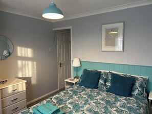 4 bedrooms, iron/ironing board, free WiFi, bed sheets