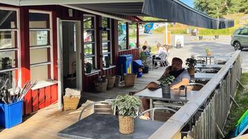 House | Outdoor dining