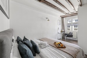 City Apartment, 2 Bedrooms, Balcony, City View | Cribs/infant beds, travel crib, free WiFi, bed sheets