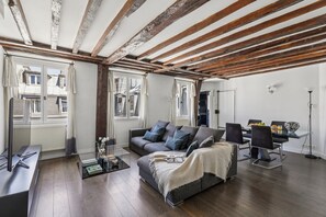 City Apartment, 2 Bedrooms, Balcony, City View | Living area | 40-inch Smart TV with satellite channels