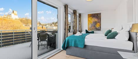 3 bedrooms, iron/ironing board, travel crib, free WiFi