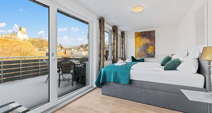 GOLDCREAM XL bis zu 8 Personen, MODERN, NETFLIX