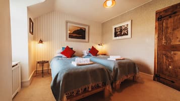 5 dormitorios, decoración individual, mobiliario individual