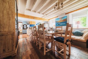 Dining - Glanllyn Bach (Ty Croes)