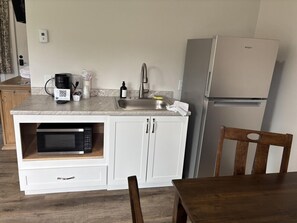 Microwave, coffee/tea maker - Juniper Motel-Double Queen*RM11*Pet Friendly*Lake Access*ATV Access (Greenville)