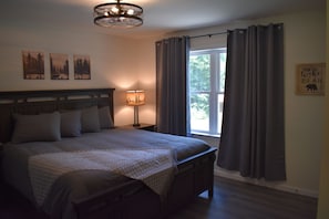 6 bedrooms, desk, iron/ironing board, free WiFi
