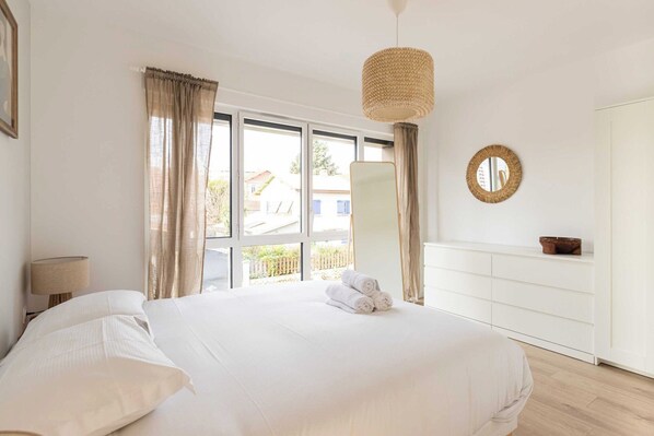 Apartment | 3 bedrooms, iron/ironing board, bed sheets