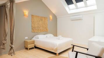 3 bedrooms, iron/ironing board, bed sheets