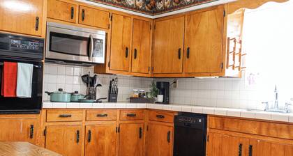 3-bedroom house in delightful Deming with WiFi, AC. Start your vacation now