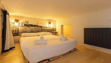 2 bedrooms, bed sheets