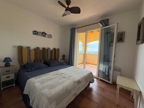 4 bedrooms, iron/ironing board, free WiFi