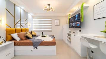 Iron/ironing board, free WiFi, bed sheets