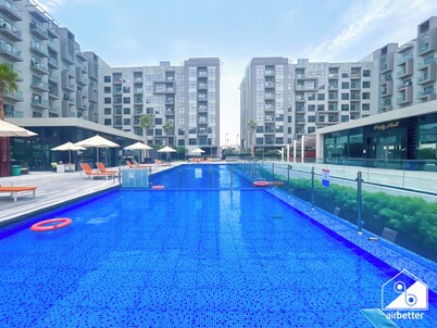 Bright 2bed Family Home: Pool, Gym & Kids Play