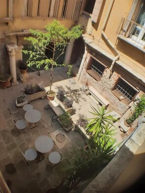 Outdoor dining - My rialto palace (Venezia)