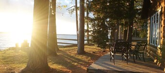 Cozy Lakefront Cottage Getaway on Black Lake