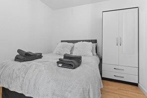 1 quarto, acesso à internet