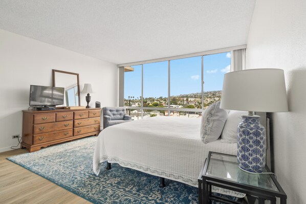 2 bedrooms, iron/ironing board, WiFi