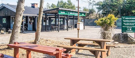 House | Outdoor dining