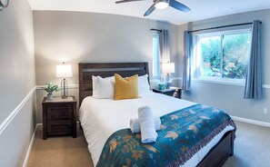 3 bedrooms, desk, iron/ironing board, travel cot - New Casa Zest – Desert Stay Near Kierland Commons, Mayo & Family Attractions (Scottsdale)