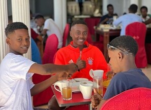 Desayuno completo incluido todos los días