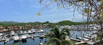 Charming, beautiful villa in front of the Marina Ixtapa. Walk 10 mins to beach
