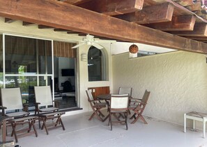 Outdoor dining - Charming, beautiful villa in front of the Marina Ixtapa. Walk  10 mins to beach (Ixtapa Zihuatanejo)