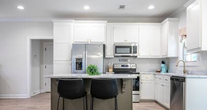 The Campbell 3BR Cozy Home by Velvet Ditch Villas