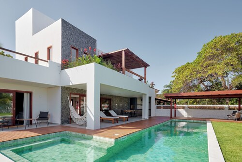 Modern elegance: 3-bedroom villa in São Miguel do Gostoso with swimming pool