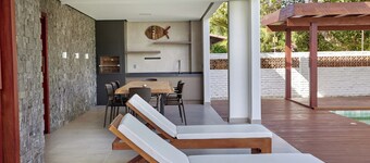 Modern elegance: 3-bedroom villa in São Miguel do Gostoso with swimming pool