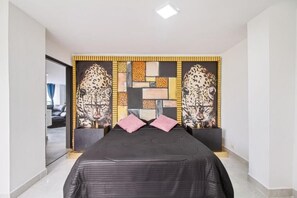 2 chambres, fer et planche à repasser, Wi-Fi, draps fournis