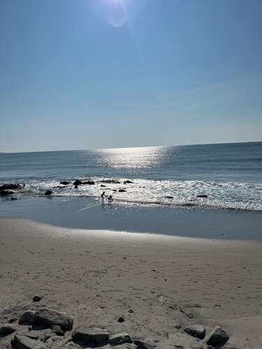 Coastal modern 2-bedroom condo in lovely Wells with water views