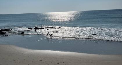 Coastal modern 2-bedroom condo in lovely Wells with water views