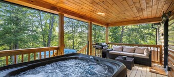 Cliff Haven at Red River Gorge 2-bedroom cabin with WiFi, AC, Fire Pit, Hot Tub