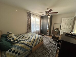 3 chambres, fer et planche à repasser, Wi-Fi, draps fournis