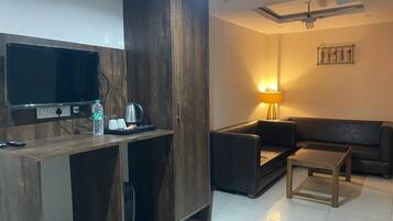 Superior Suite | Living area