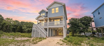 HOT TUB! Four bedroom home in the 4X4, Corolla, NC. A truly unique getaway!