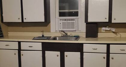 Charming 3-bedroom apartment with WiFi, AC in pleasant Waterville