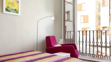 3 soverom, strykejern/-brett, reiseseng for barn og wi-fi (inkludert)