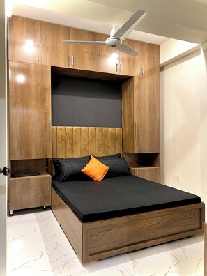 2 quartos, ferros/tábuas de passar roupa, Wi-Fi, roupa de cama