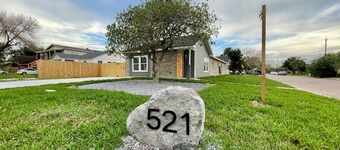 Spacious 3-bedroom apartment in wonderful Harlingen with WiFi, AC.