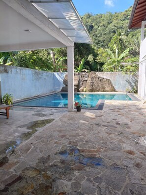 Pool - Escape to Villa Idda, a peaceful haven near Padukka, Meepe, in Sri Lanka. (Padukka)