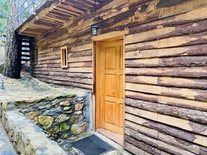 Cabana família | Roupas de cama premium, individualmente decorados, Wi-Fi de cortesia