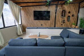 Smart-TV, Videospiele, Arbeitsbereiche