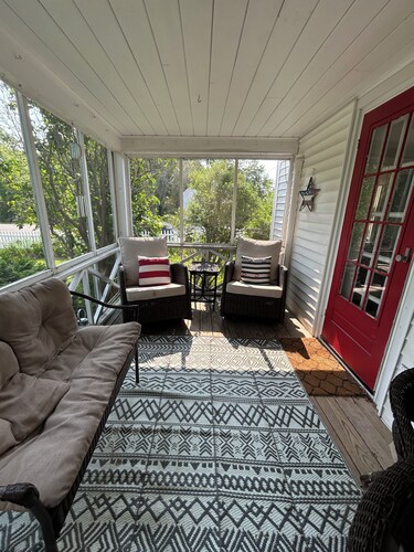 Coastal Comfort: Family-Friendly 2BR Beach House in the Heart of Wells