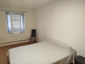 3 dormitorios, tabla de planchar con plancha, wifi y ropa de cama