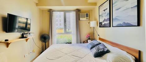 Iron/ironing board, bed sheets, wheelchair access